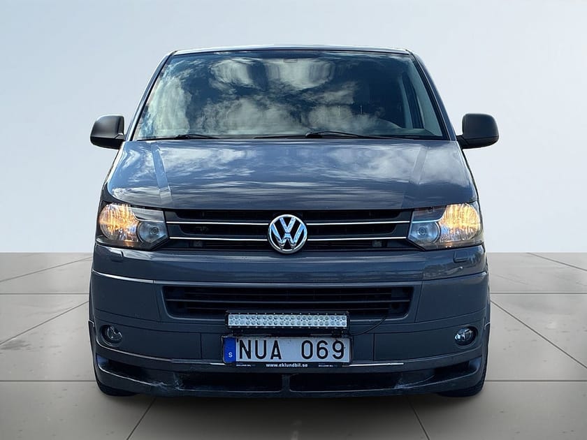 Bild 2 av Volkswagen Transporter Kombi T30 2.0 TDI SoV-Däck/Värmare/Drag