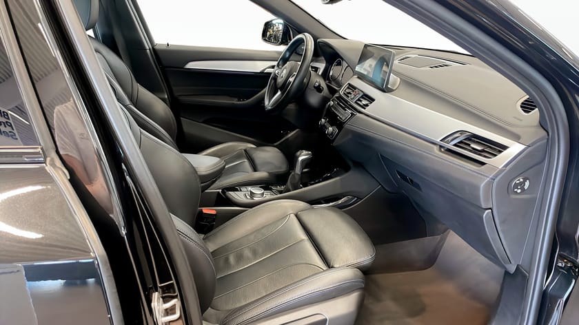 Bild 3 av BMW X2 xDrive25e M-Sport Backkamera Rattvärme Panorama