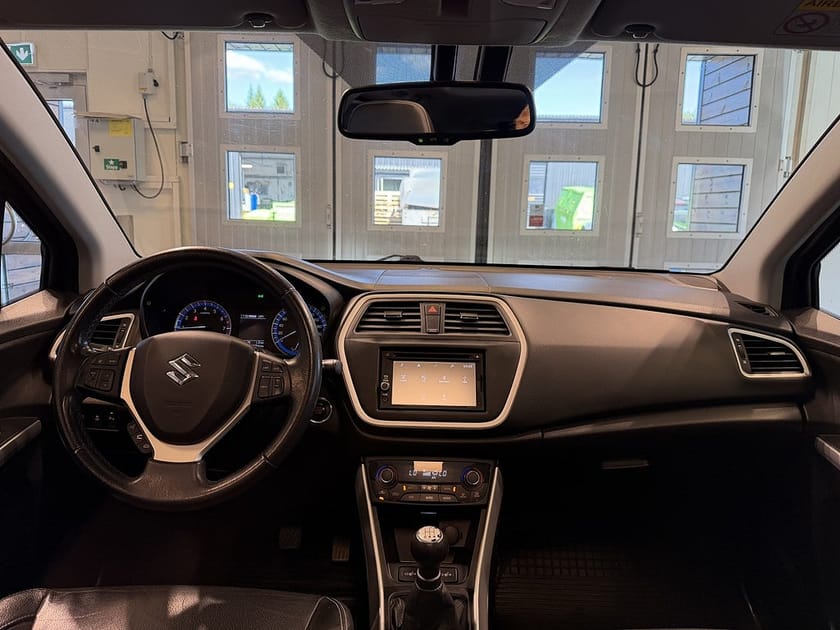 Bild 5 av Suzuki SX4 S-Cross 1.6 DOHC VVT AllGrip Pano Drag Gps M-värmare B-kam