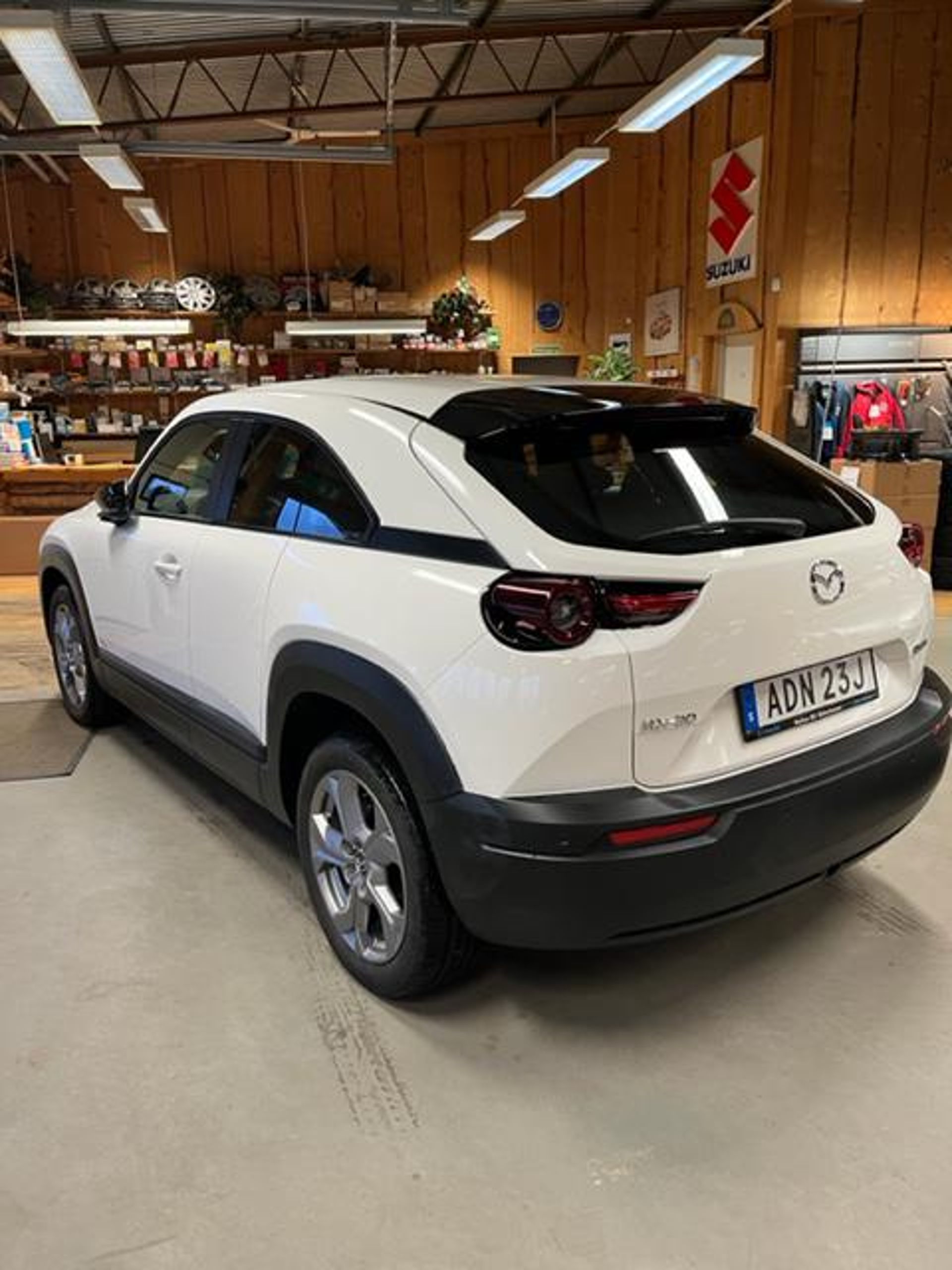 Mazda MX-30 e-Skyactiv EV 2021, bild 3/4