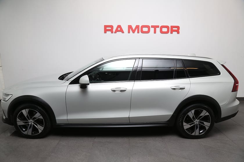 Bild 3 av Volvo V60 Cross Country D4 190hk Adv SE ll AWD Navi Kamera Värmare Drag
