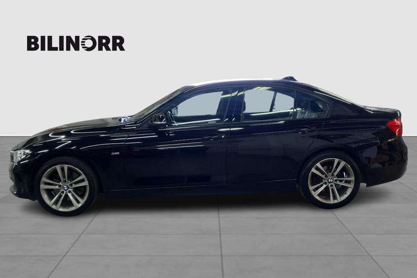 Bild 3 av BMW 330i Sedan Sport Line | VHJUL | MV