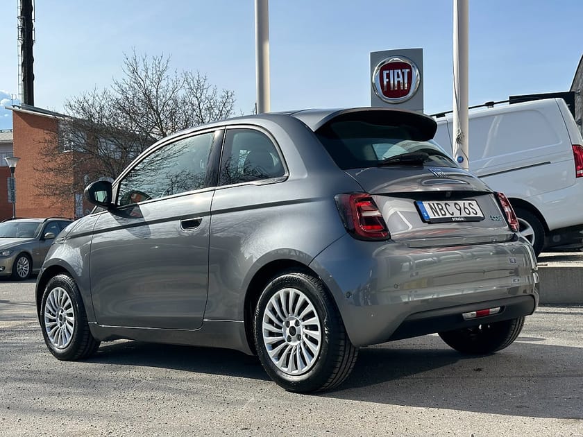 Bild 5 av Fiat 500e 42 kWh | ICON | Backkamera | Parkeringssensorer