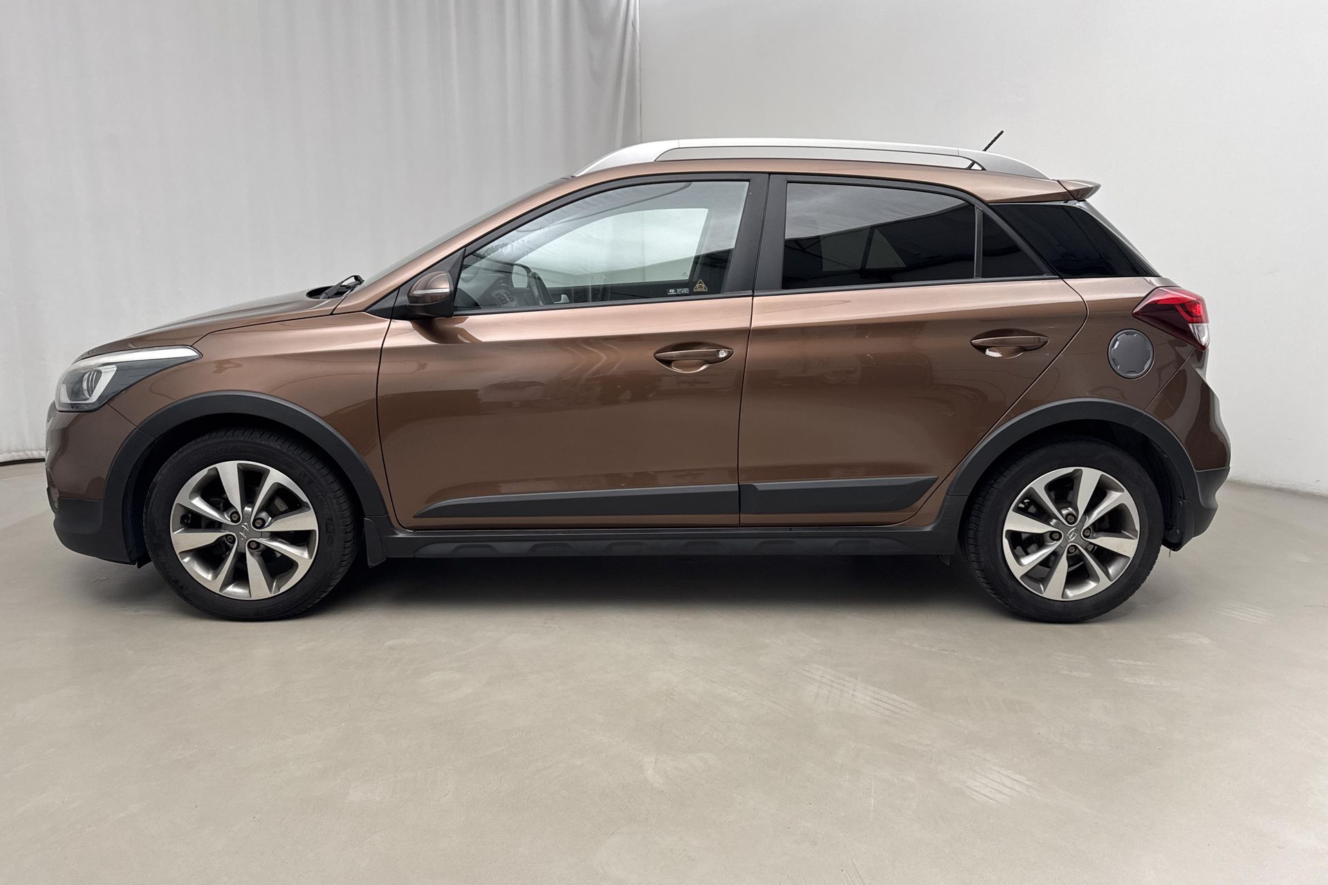 Hyundai i20 1.4 2017, bild 2/10