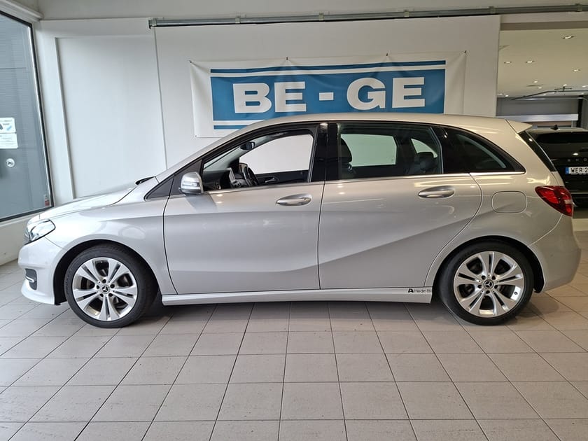 Bild 2 av Mercedes-Benz B 180 d 109HK Automat Dragkrok Backkamera SoV