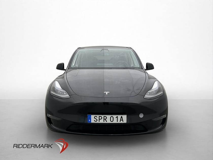 Bild 4 av Tesla Model Y Long Range AWD Drag Pano Kamera Moms 514hk