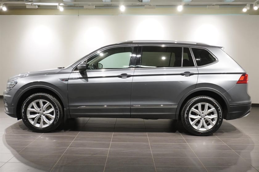 Bild 2 av Volkswagen Tiguan Allspace 7-sätes 2.0 TSI 4Motion DSG 7-Sits Drag Kamera Värmare