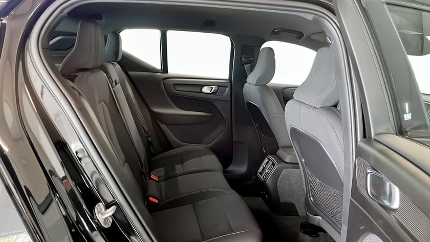 Bild 5 av Volvo XC40 Recharge CORE 231Hk / Kamera / CarPlay / Navi