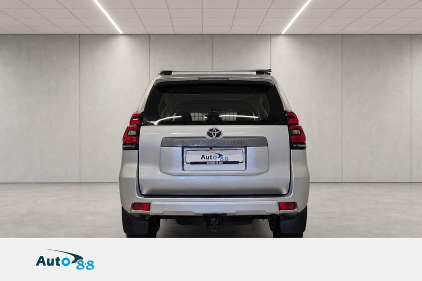 Bilde 4 av Toyota Land Cruiser 2.8D | 4WD | Ny service | Krok | Takstativ | LED-bar