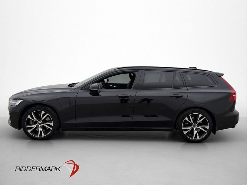 Bild 4 av Volvo V60 T8 392hk AWD R-Design Pano Värm Drag Kamera VOC