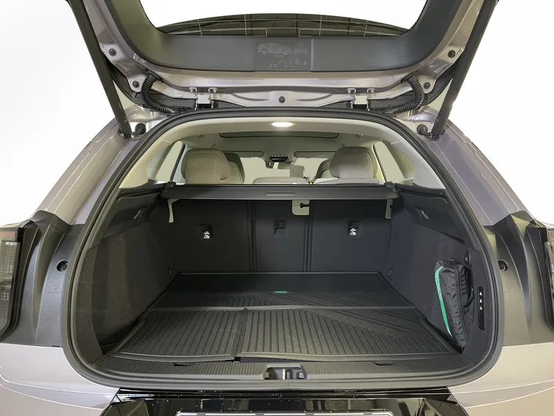 Bild 9 av 11 – Volvo EX60 (Test Series) EX60 P10 AWD (Test Vehicle) Ultra