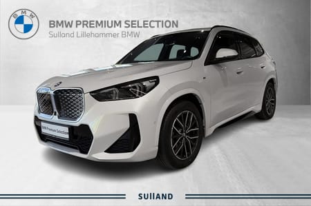 BMW iX1 xDrive30 Fully Charged/Panoramatak/Utvidet assistent pakke!