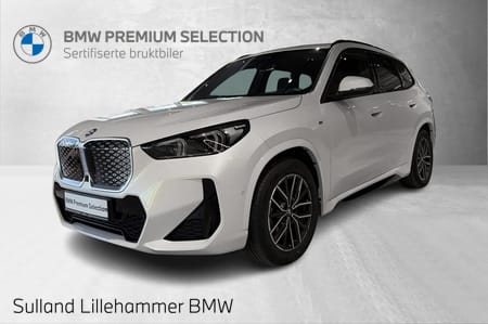 BMW iX1 xDrive30 Fully Charged/Panoramatak/Utvidet assistent pakke!