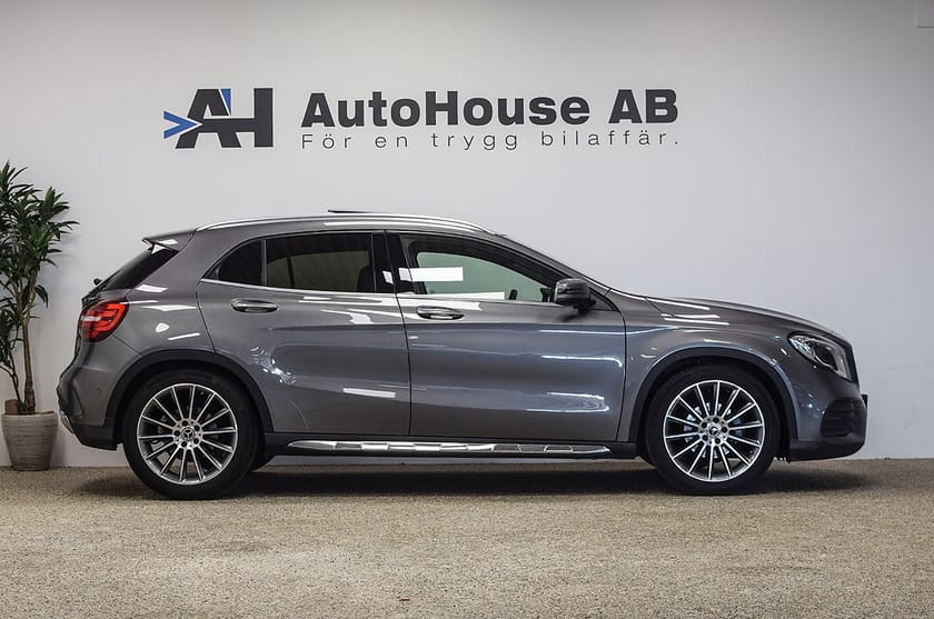 Bild 3 av Mercedes-Benz GLA 200 AMG Line Pano Skinn CarPlay B-Kamera