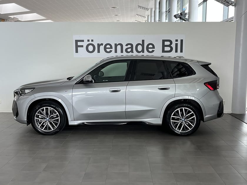 Bild 3 av BMW iX1 xDrive30 M Sport Drag Rattvärme Drive/Park Assist