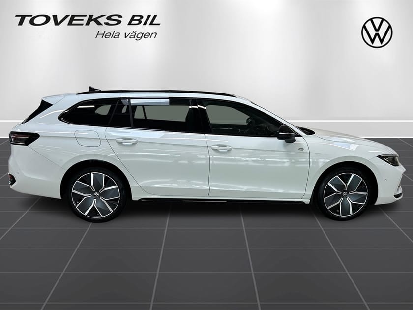 Bild 2 av Volkswagen Passat Variant eHybrid 272 DSG6 R-LINE