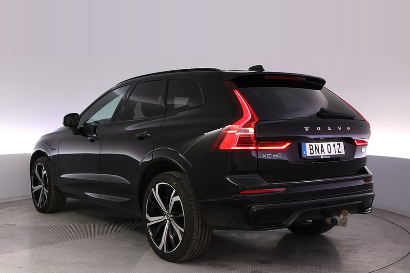 Bild 4 av Volvo XC60 Recharge T8 II AWD R-Design Pano 360 H/K Drag