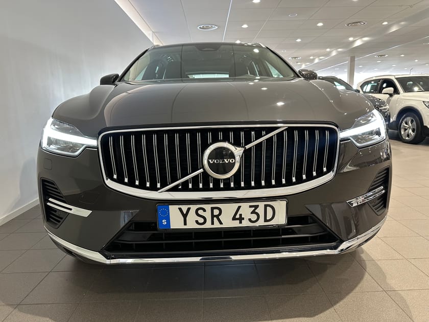 Bild 2 av Volvo XC60 T6 Core Nordic Edition / Backkamera / Dragkrok / Panoramatak / Navigation /