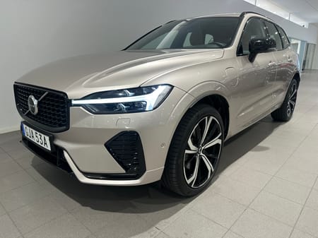 Volvo XC60 Recharge T6 II Plus Dark Edition / 360 Kamera / Dragkrok / Panoramatak/