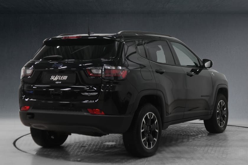 Bilde 4 av Jeep Compass 4xe 1.3PHEV Trailhawk 4xe|NAVI/ACC/360/KEYLESS/PANO/ALPINE