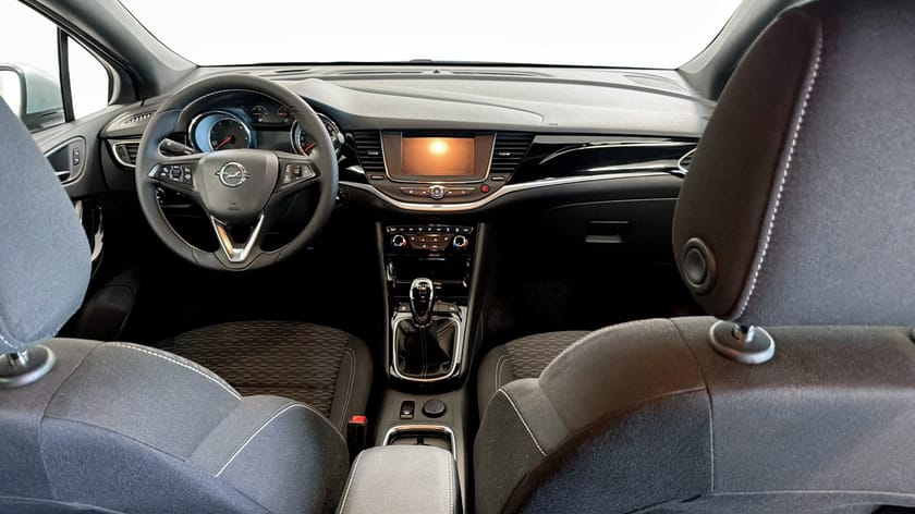 Bild 4 av Opel Astra 1.6 CDTI Dynamic 110Hk / Drag / CarPlay