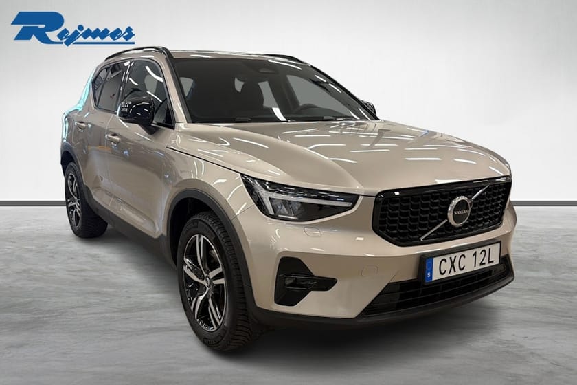 Bild 2 av Volvo XC40 B4 FWD Bensin Plus Dark