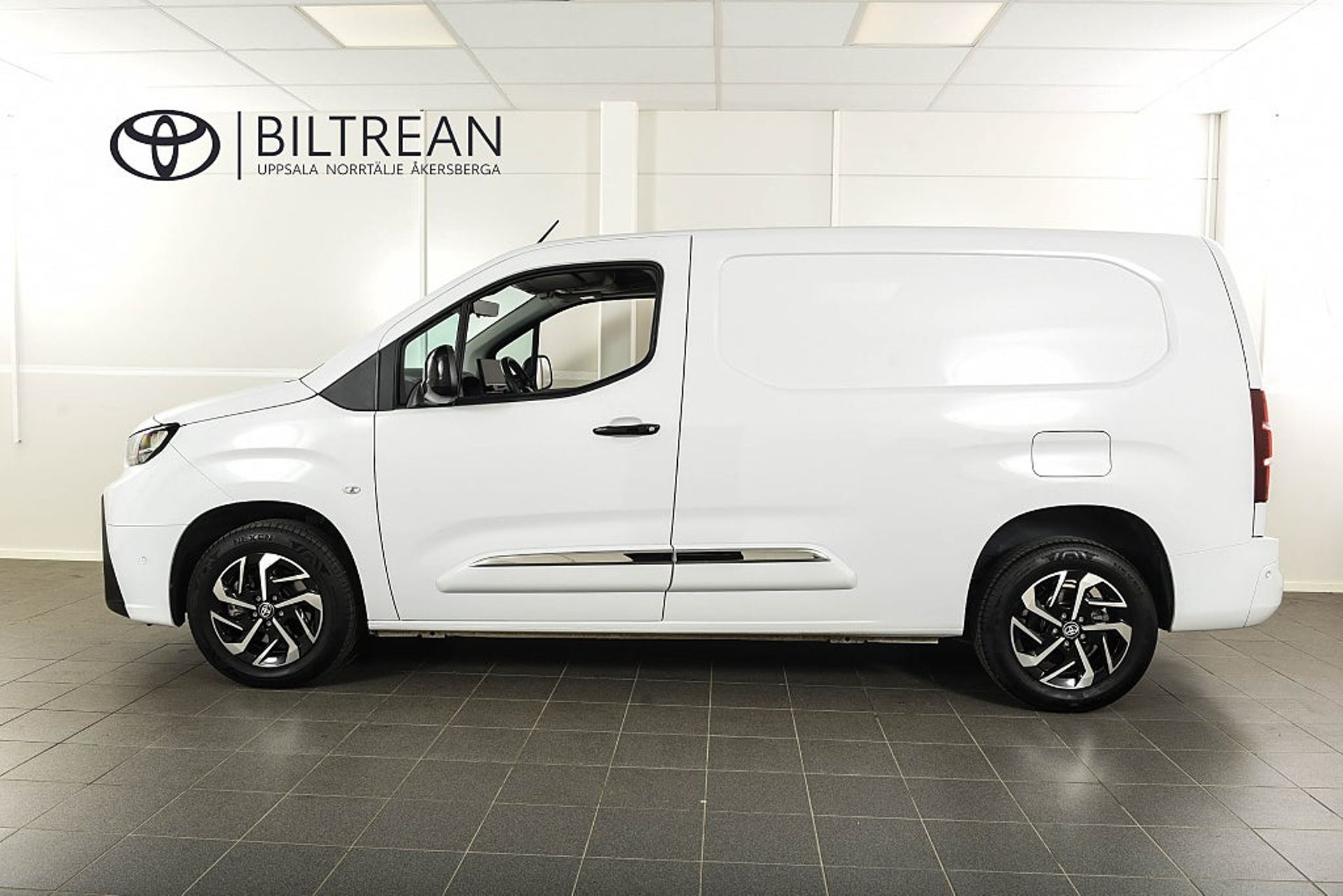 Toyota Proace City 1.5 D-4D 2024, bild 2/10