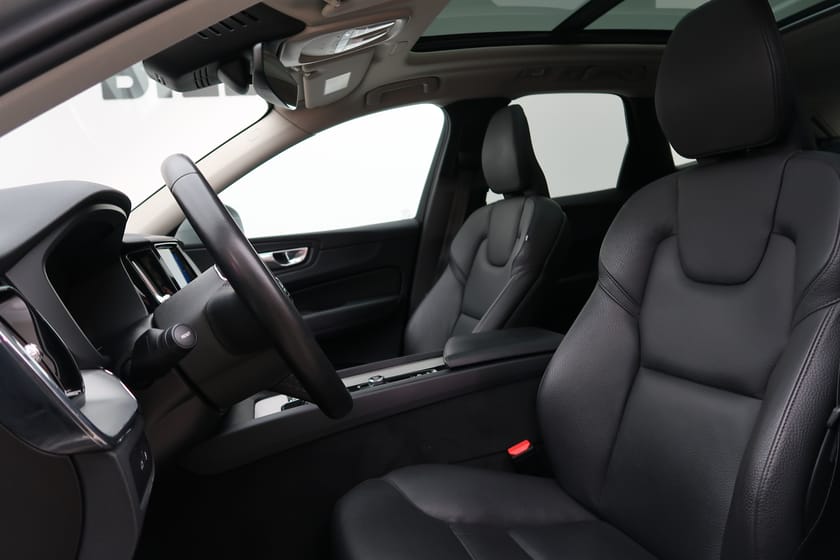 Bild 4 av Volvo XC60 Recharge T6 Core Edition/Pano/Drag