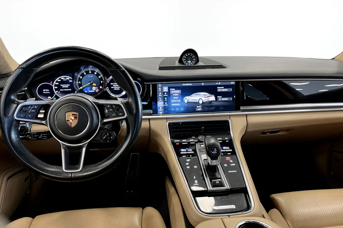 Porsche Panamera 4 E-Hybrid