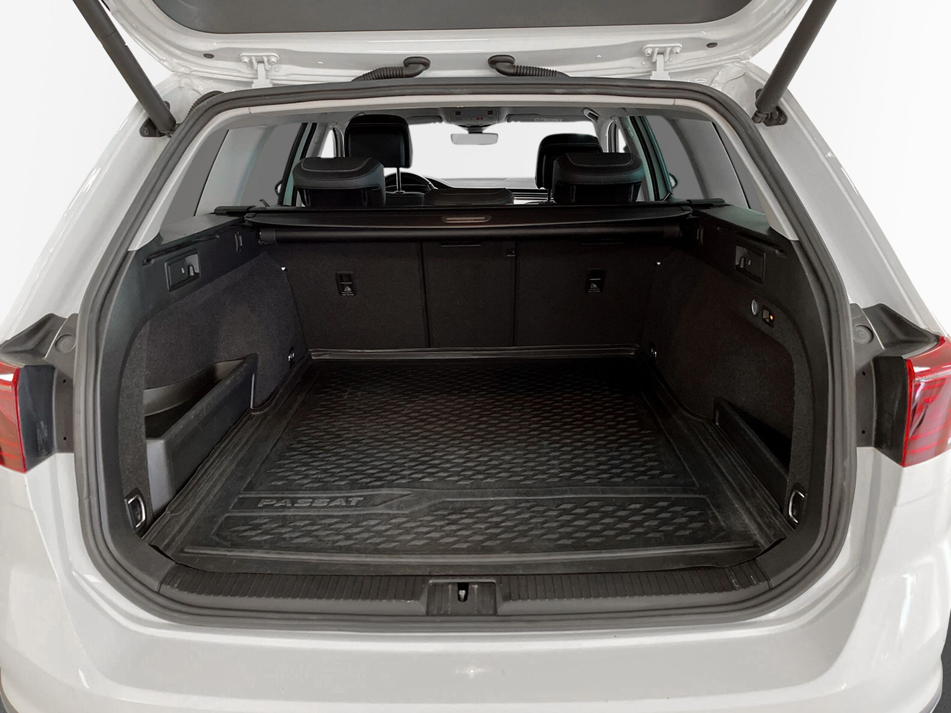 Volkswagen Passat 2021, bild 6/15