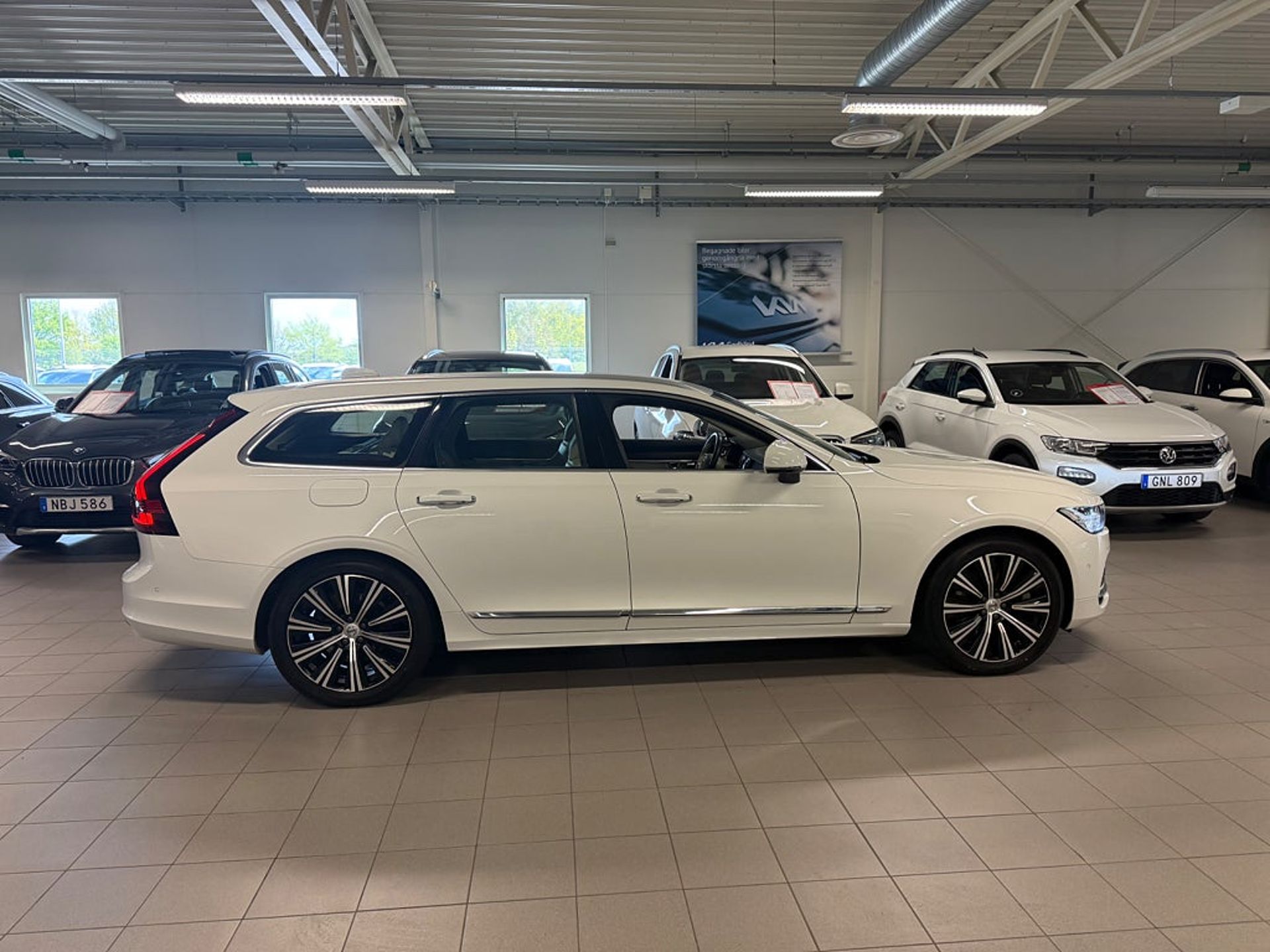 Volvo V90 2022, kuva 4/21