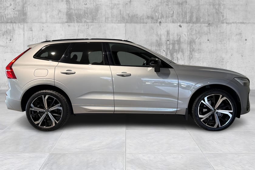 Bilde 4 av Volvo XC60 T6 R-Design-Pano-Ryggekamera-Hf-Navi-Sub-Voc-H&K