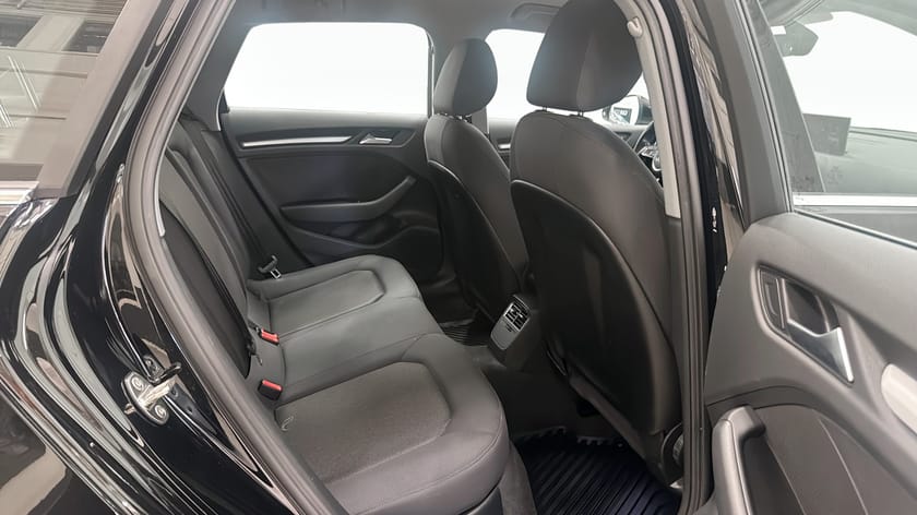 Bild 5 av Audi A3 Sportback 30 TFSI (116hk) PROLINE / APPLE CARPLAY