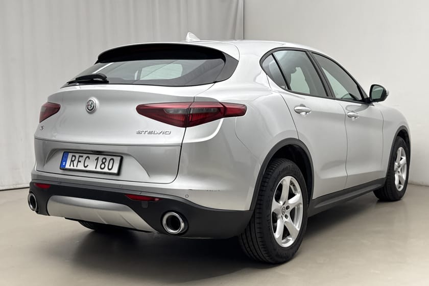 Bild 3 av Alfa Romeo Stelvio 2.2 D AWD (210hk) Super, Komfortpaket