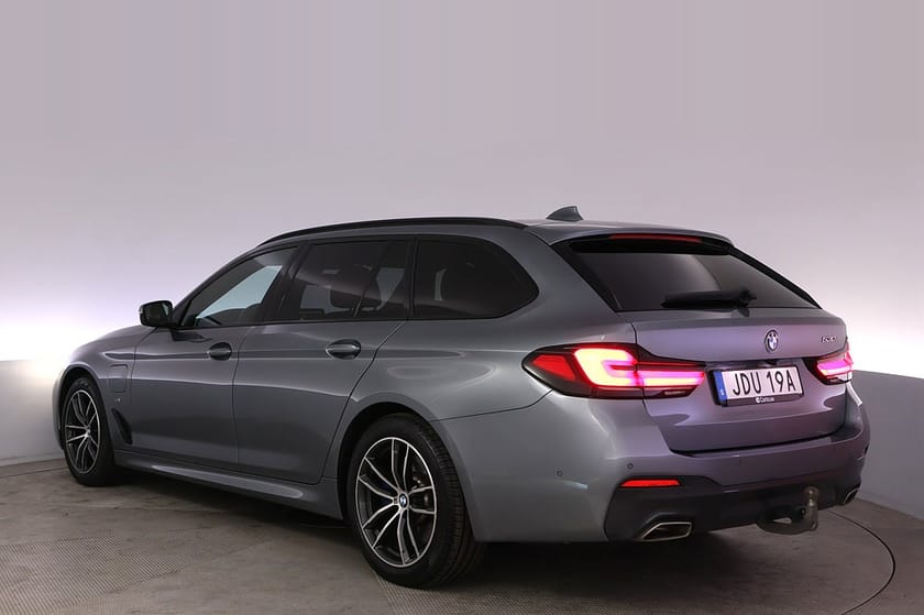 Bild 4 av BMW 530e Touring M-Sport Drag Kamera Navi