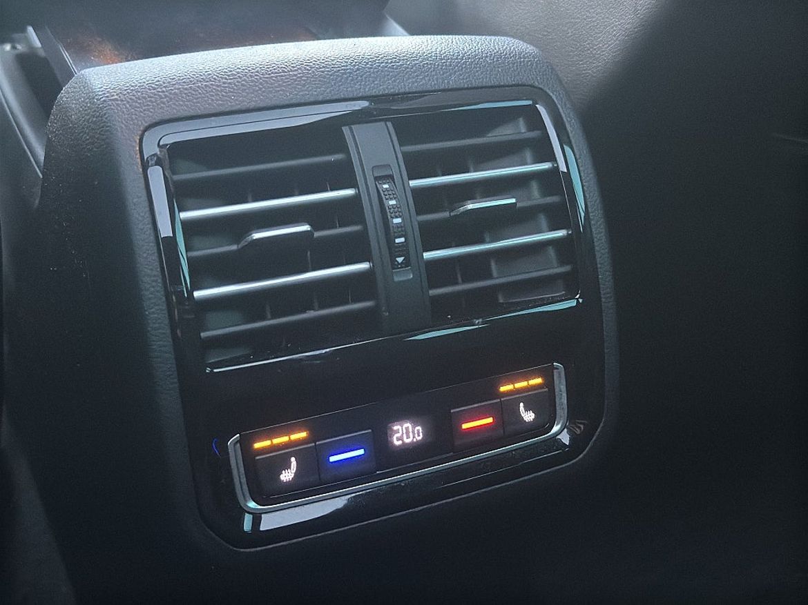 Volkswagen Passat Sportscombi, bild 12 av 23