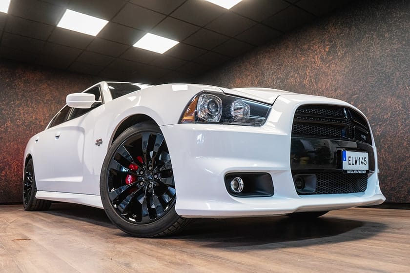 Bild 3 av Dodge Charger SRT-8 6.4 V8 HEMI 476hk | Taklucka | H/K | 2520 kr/mån