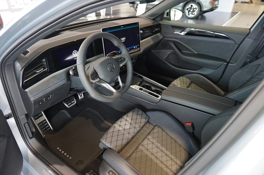 Bild 3 av Volkswagen Passat Variant eHybrid 272 DSG6 R-LINE