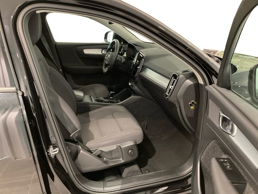 Bild 4 av Volvo XC40 T3 FWD aut Momentum Advanced