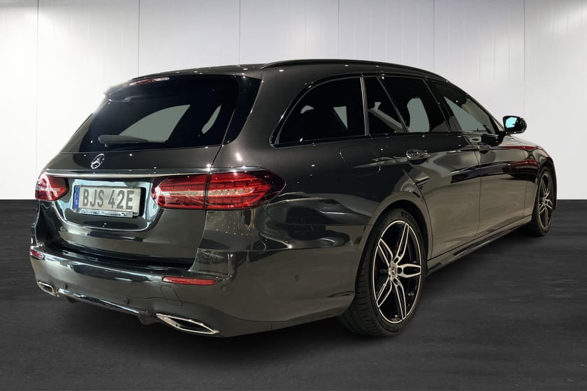 Bild 4 av Mercedes-Benz E 220 T d AMG-NIGHT PACKAGE BURMESTER NAPPA