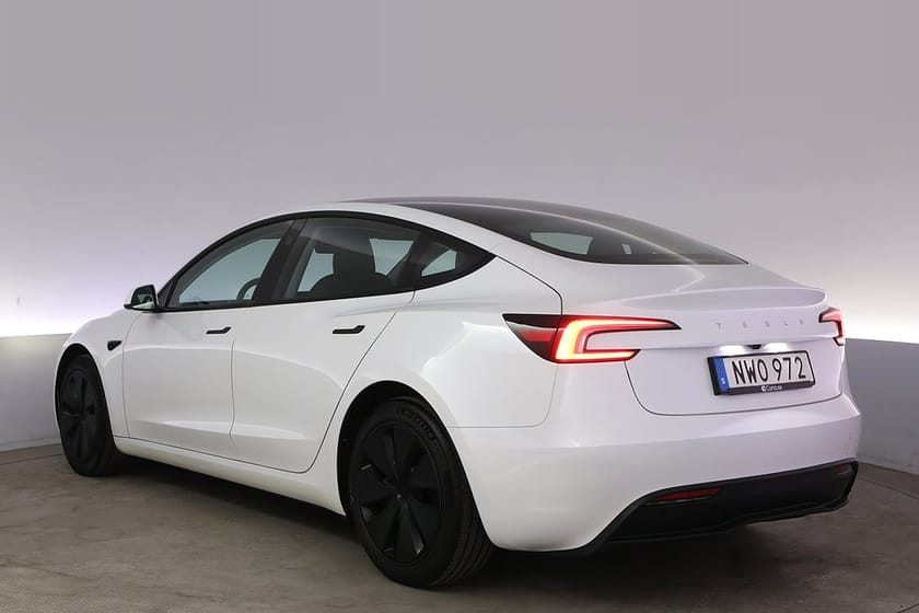 Bild 4 av Tesla Model 3 Standard Range Highland Autopilot Panorama