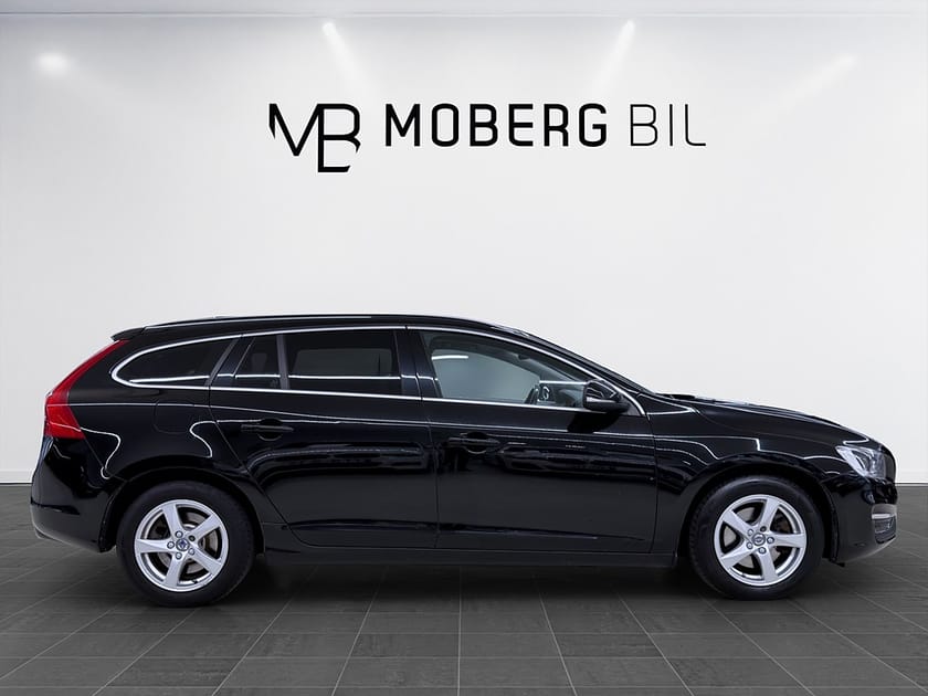 Bild 3 av Volvo V60 D4 190hk Classic Momentum Drag Navi PDC