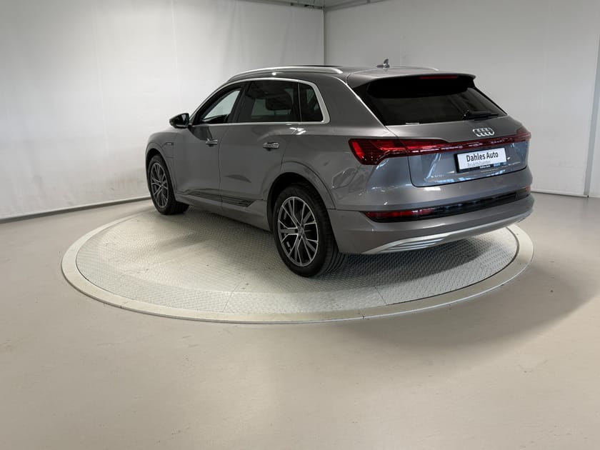 Bilde 4 av Audi e-tron 55 quattro Advanced Plus Pano/ACC/360-kam/HUD/Delskinn/Navi