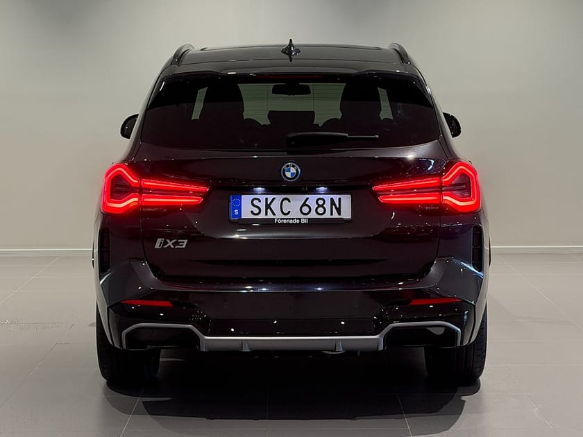 Bild 4 av BMW iX3 Charged M Sport Drag Adpt Farth Panorama Elstolar 19"