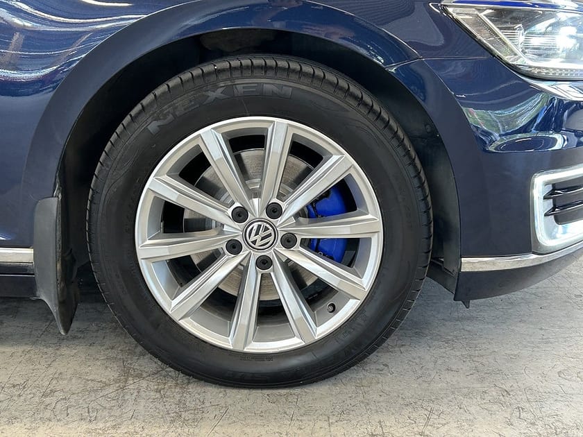 Bild 5 av Volkswagen Passat Variant GTE SC 218hk Drag Värmare Backkamera