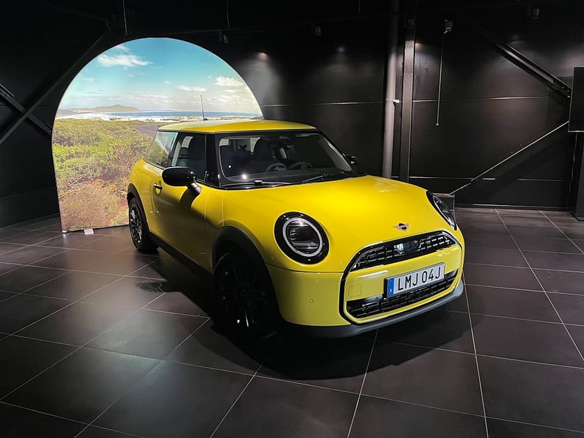 Bild 1 av MINI Cooper C 3dr Essential Trim Paket S *Fri Service