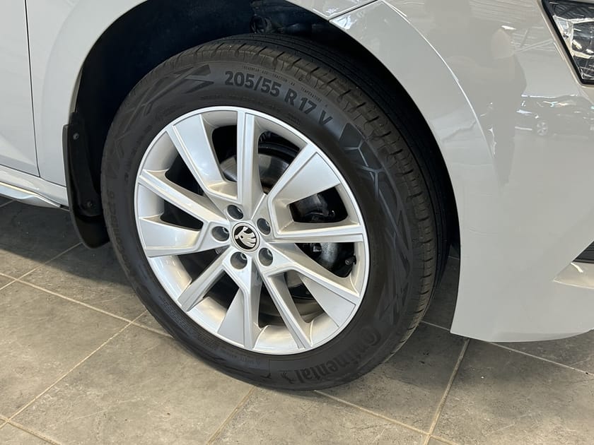 Bild 3 av Škoda Kamiq 1.0tsi 115hk Style Aut/Carplay