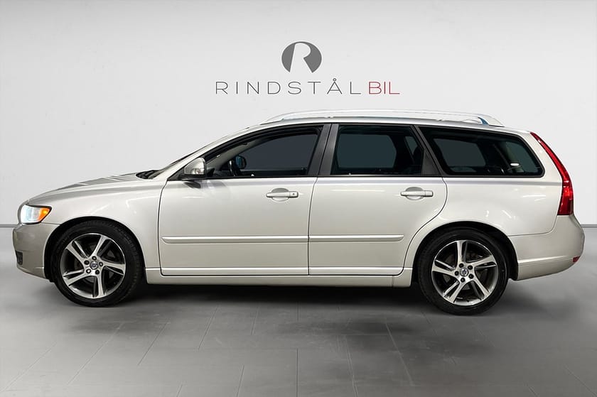 Bild 4 av Volvo V50 D2 115 HK CLASSIC MOMENTUM DRAG D-VÄRM KAMREM BYTT 17"