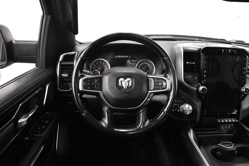Bild 2 av RAM 1500 Crew Cab 5.7 V8 HEMI 4x4 Laramie Night Pano H/K Luft 395hk MOMS