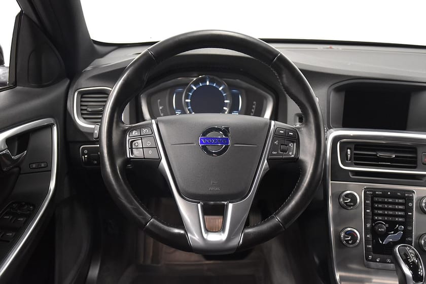 Bild 2 av Volvo V60 Cross Country D4 AWD Momentum D-värm VOC Navi Rattv Drag